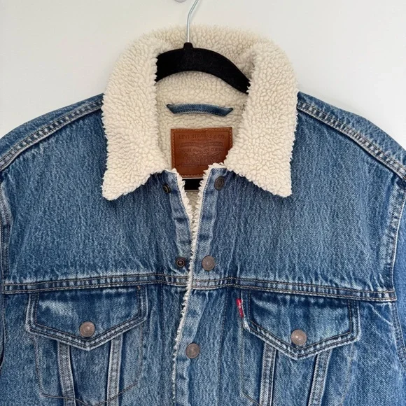 Levi's Premium Ex-Boyfriend Sherpa Trucker Jacket - Picture 5 of 8